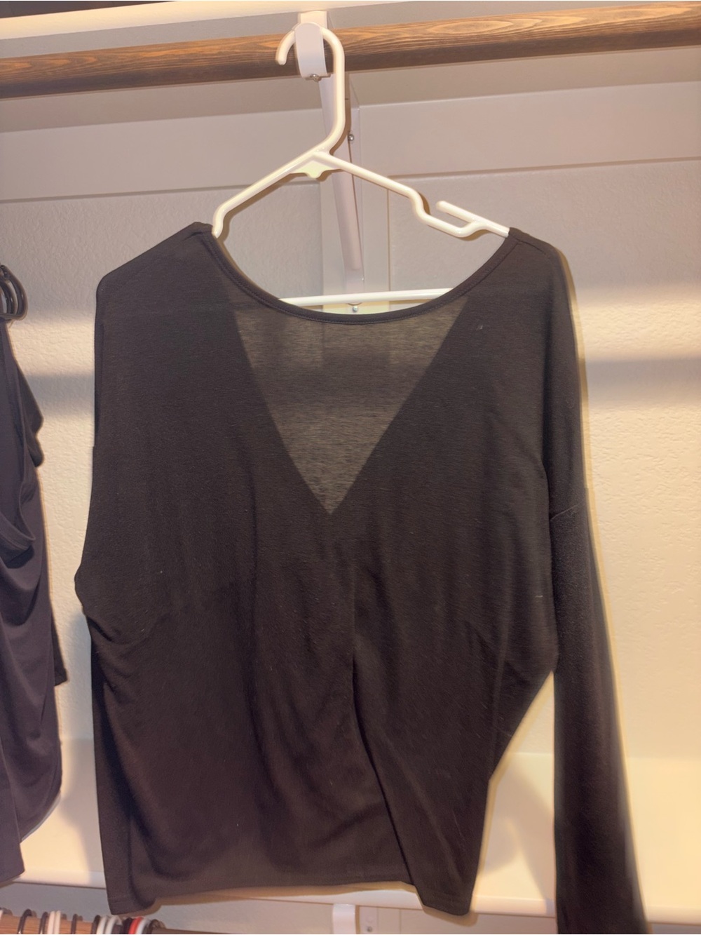 SHEIN Black Long Sleeve V-Back Lightweight Top